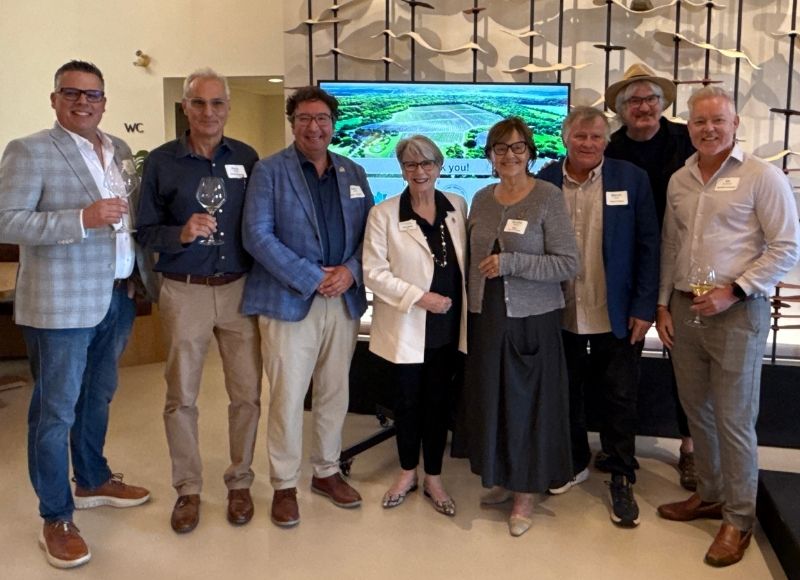 Niagara mayors, Arterra Wines team, Greenbelt team